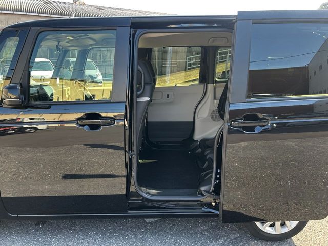 HONDA N BOX 2024 Image 31