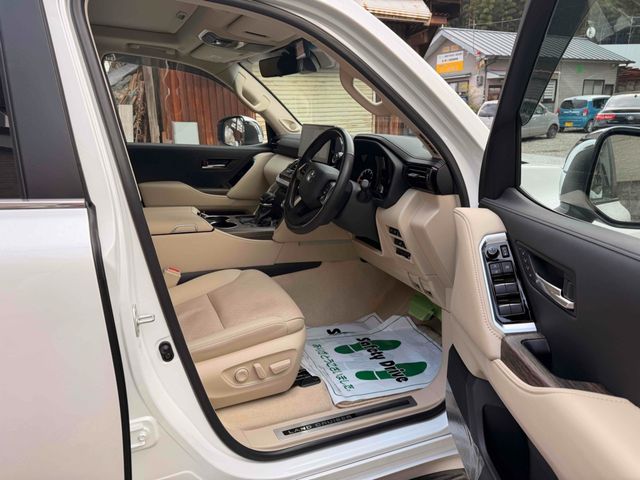 TOYOTA LANDCRUISER WAGON 2023 Image 31