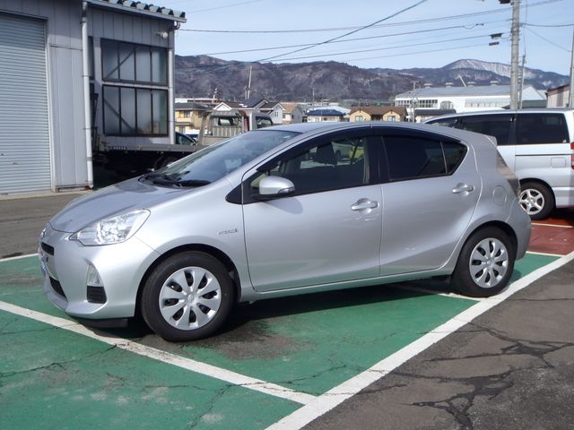 TOYOTA AQUA 2013 Image 31