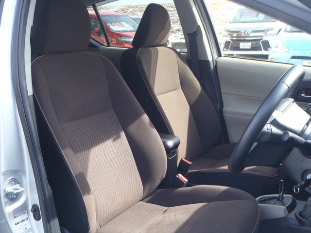 TOYOTA AQUA 2013 Image 31