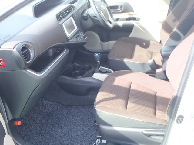 TOYOTA AQUA 2013 Image 31