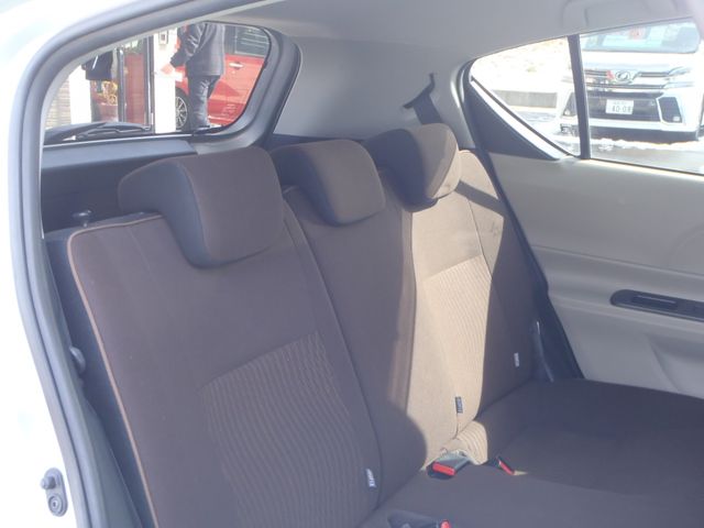 TOYOTA AQUA 2013 Image 31