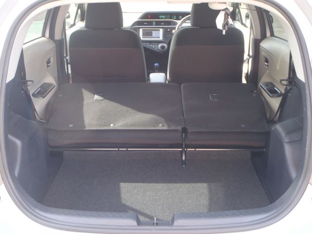 TOYOTA AQUA 2013 Image 31