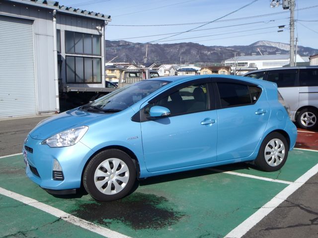 TOYOTA AQUA 2012 Image 31