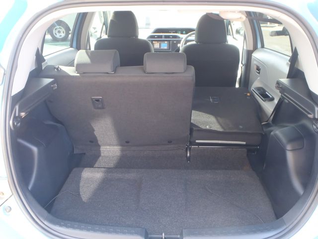 TOYOTA AQUA 2012 Image 31