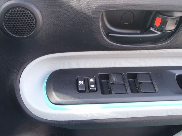 TOYOTA AQUA 2012 Image 31