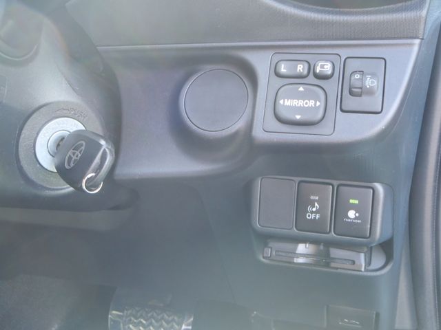 TOYOTA AQUA 2012 Image 31