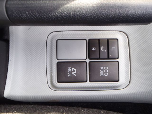 TOYOTA AQUA 2012 Image 31