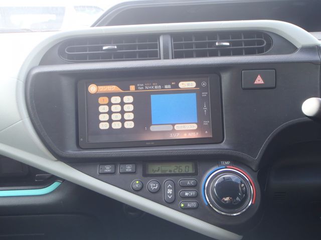 TOYOTA AQUA 2012 Image 31