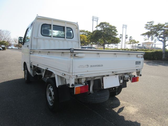 DAIHATSU HIJET TRUCK 4WD 2004 Image 31