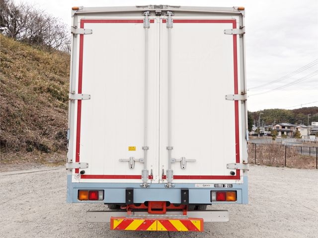 MITSUBISHI FUSOU FIGHTER 2017 Image 31