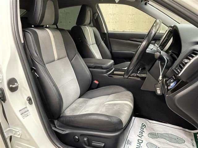 TOYOTA CROWN SEDAN HYBRID 2017 Image 31