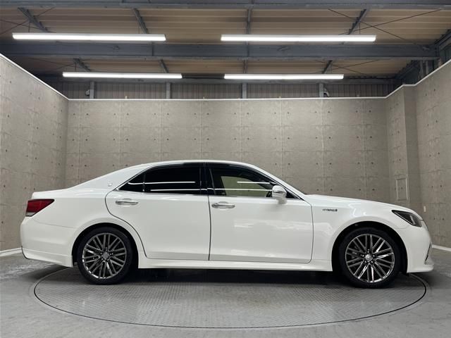 TOYOTA CROWN SEDAN HYBRID 2017 Image 31