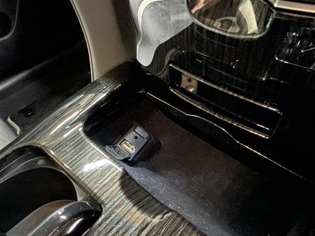 TOYOTA CROWN SEDAN HYBRID 2017 Image 31