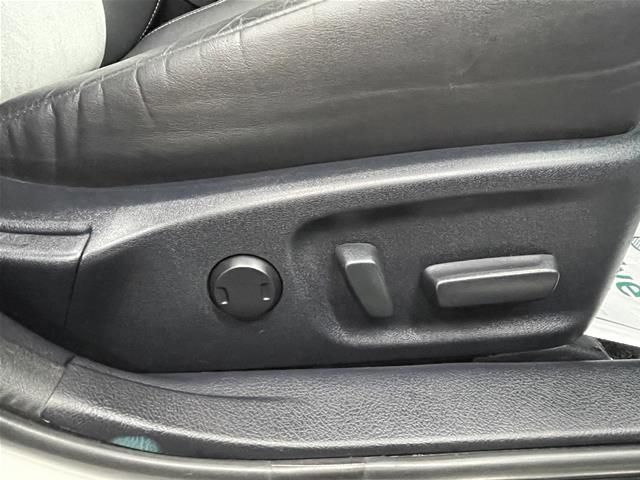 TOYOTA CROWN SEDAN HYBRID 2017 Image 31