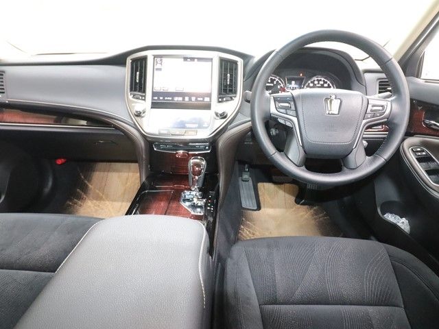 TOYOTA CROWN SEDAN 2015 Image 31