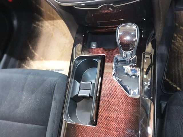 TOYOTA CROWN SEDAN 2015 Image 31