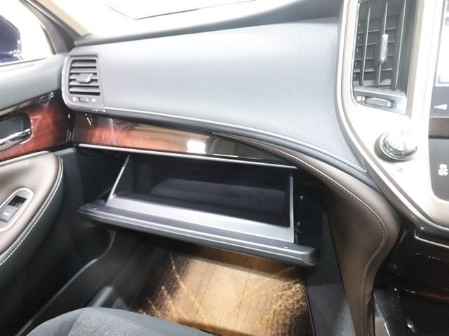 TOYOTA CROWN SEDAN 2015 Image 31