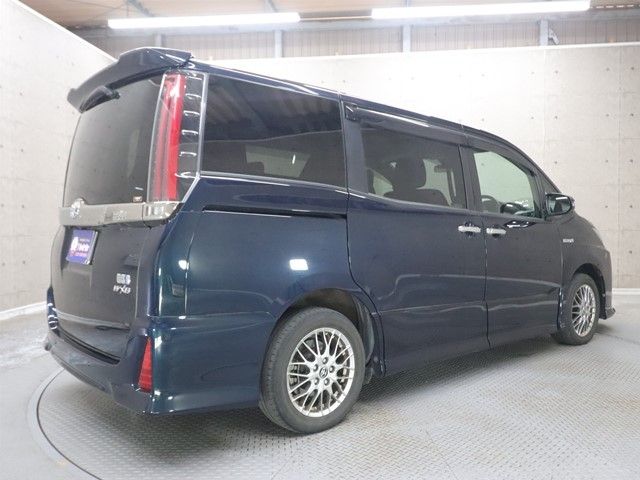 TOYOTA NOAH HYBRID 2020 Image 31