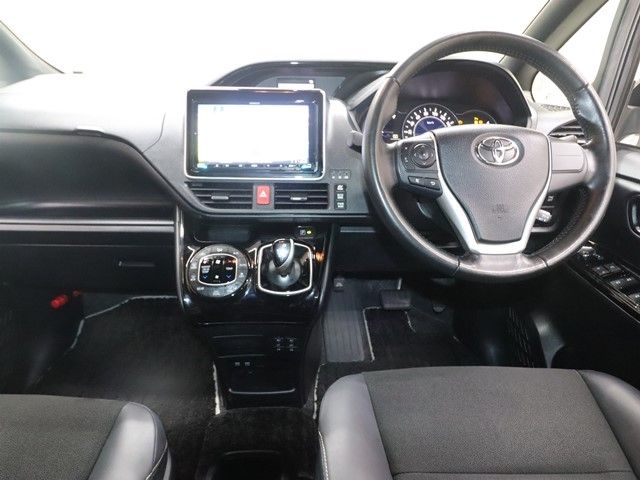 TOYOTA NOAH HYBRID 2020 Image 31