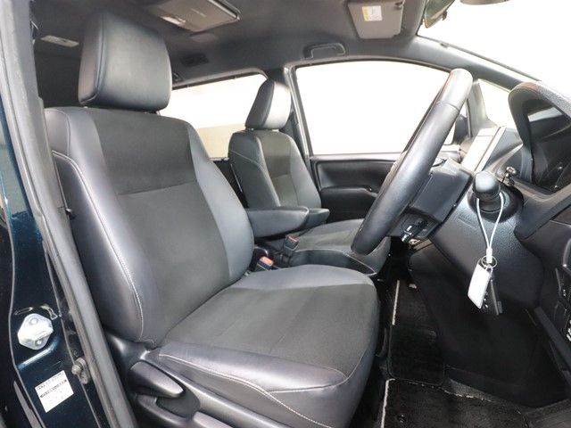 TOYOTA NOAH HYBRID 2020 Image 31