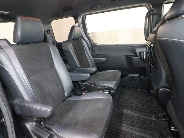 TOYOTA NOAH HYBRID 2020 Image 31