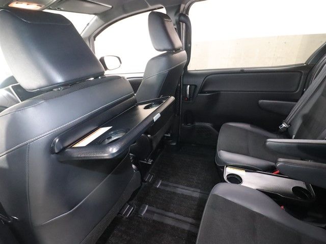 TOYOTA NOAH HYBRID 2020 Image 31