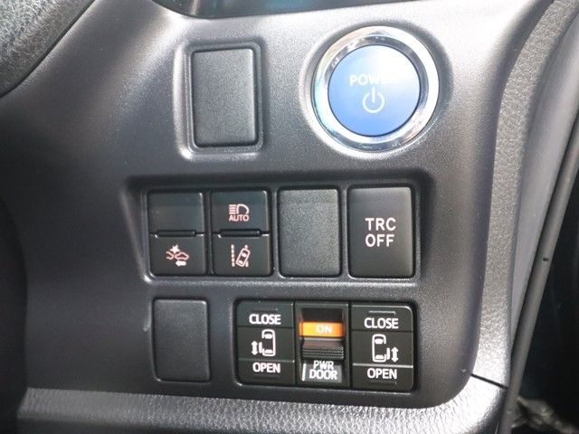 TOYOTA NOAH HYBRID 2020 Image 31