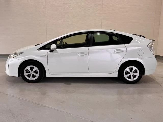 TOYOTA PRIUS 2013 Image 31