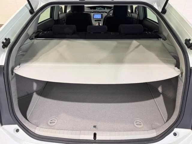 TOYOTA PRIUS 2013 Image 31