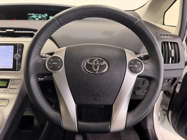 TOYOTA PRIUS 2013 Image 31