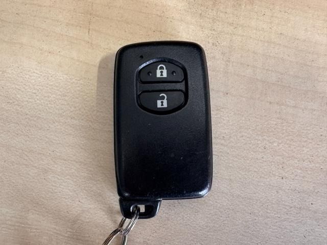 TOYOTA PRIUS 2013 Image 31