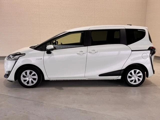 TOYOTA SIENTA HYBRID 2018 Image 31