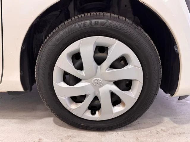 TOYOTA SIENTA HYBRID 2018 Image 31