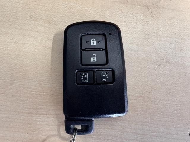 TOYOTA SIENTA HYBRID 2018 Image 31