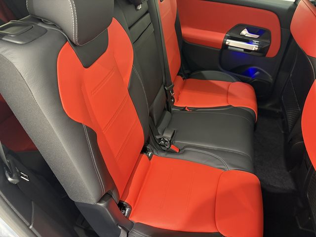 MERCEDES BENZ GLB 2025 Image 31