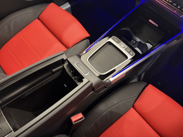 MERCEDES BENZ GLB 2025 Image 31