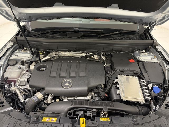 MERCEDES BENZ GLB 2025 Image 31