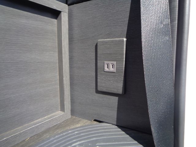 TOYOTA HIACE WAGON 4WD 2017 Image 31