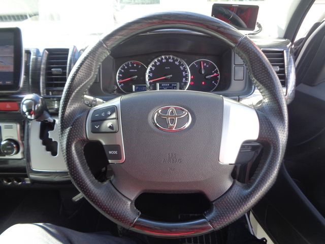 TOYOTA HIACE WAGON 4WD 2017 Image 31