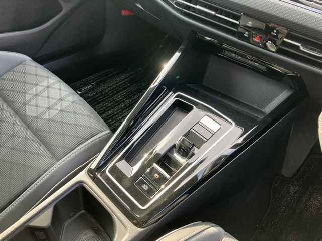 VOLKSWAGEN GOLF 2024 Image 31