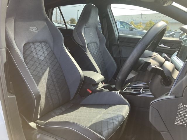 VOLKSWAGEN GOLF 2024 Image 31