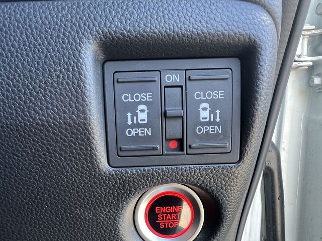 HONDA N BOX CUSTOM 2018 Image 31