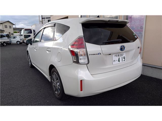 TOYOTA PRIUS ALPHA 2016 Image 31