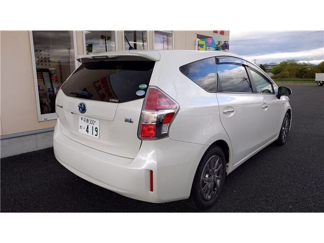 TOYOTA PRIUS ALPHA 2016 Image 31