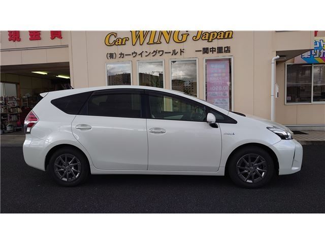 TOYOTA PRIUS ALPHA 2016 Image 31