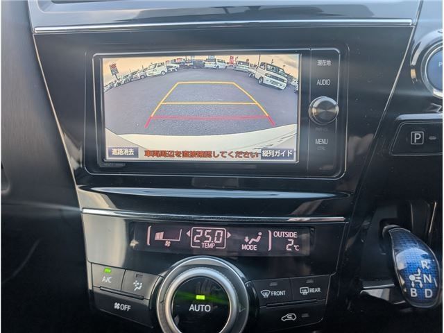 TOYOTA PRIUS ALPHA 2016 Image 31