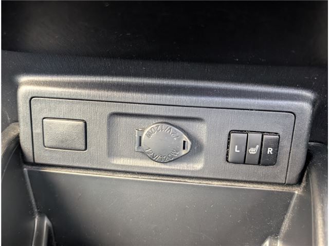 TOYOTA PRIUS ALPHA 2016 Image 31