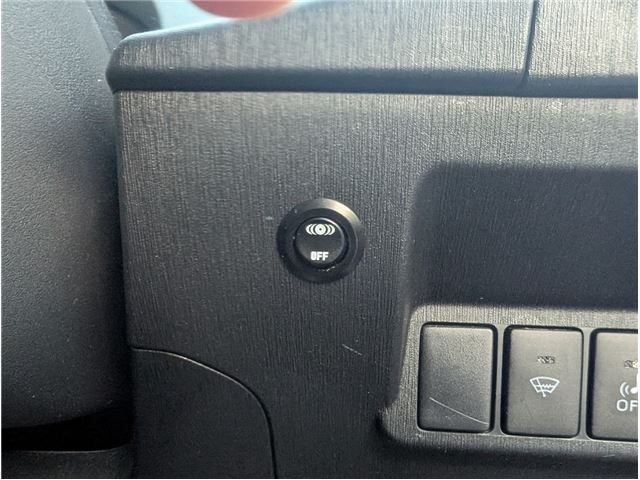 TOYOTA PRIUS ALPHA 2016 Image 31