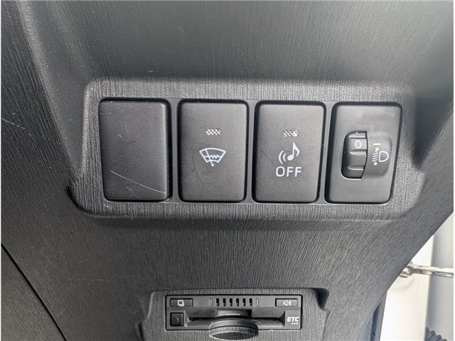 TOYOTA PRIUS ALPHA 2016 Image 31